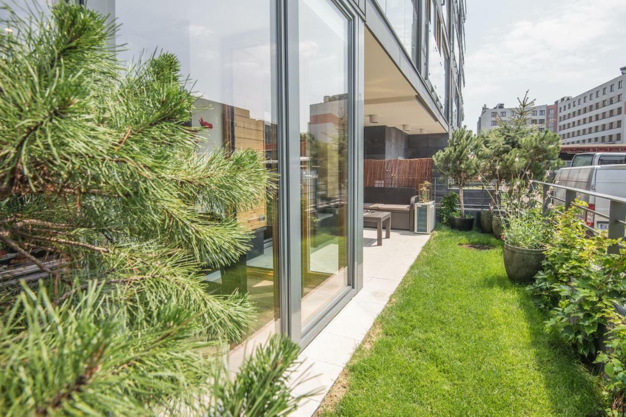 Galaxy Garden Apartment Cracow- Shopping Mall 1Min, Underground Parking, Family Friendly, City Center Cracovie Extérieur photo