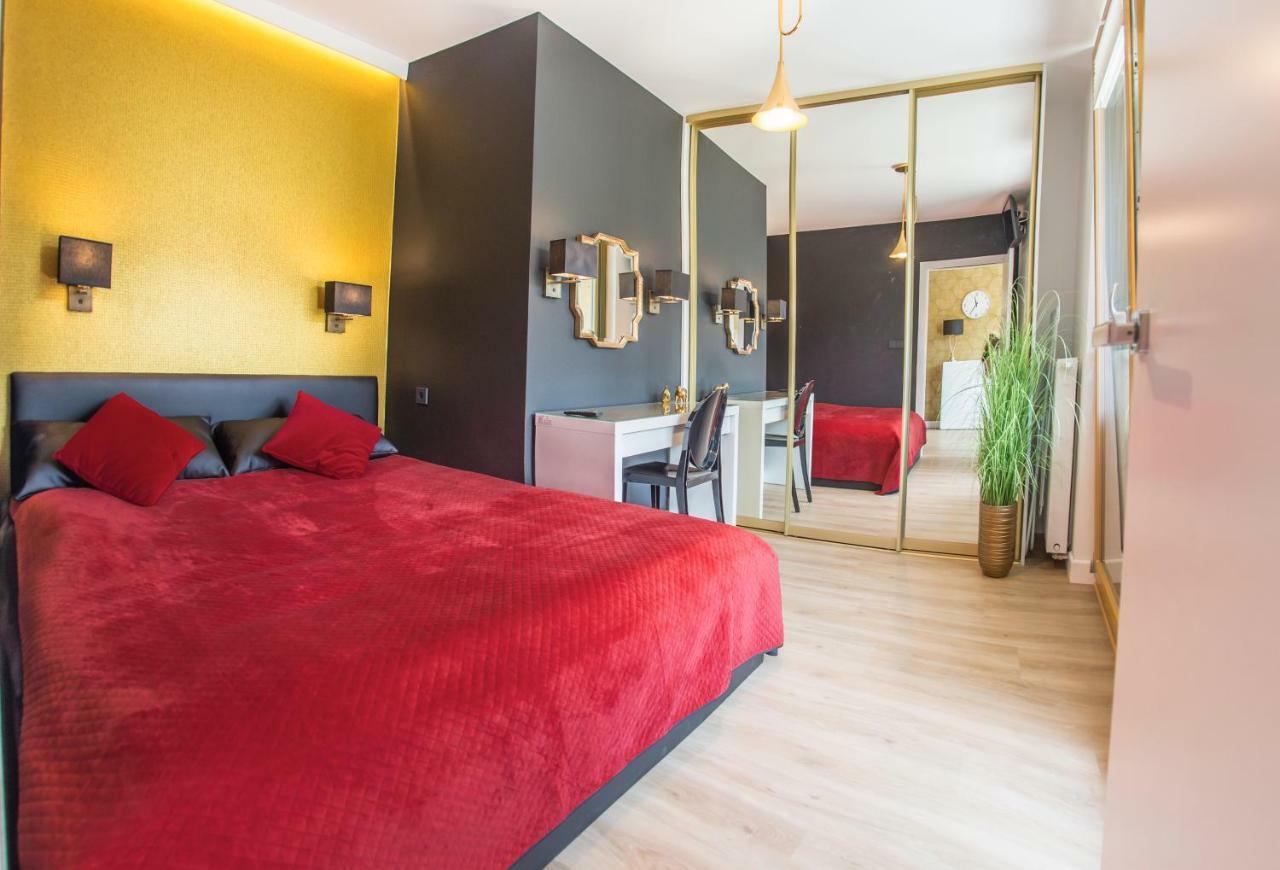 Galaxy Garden Apartment Cracow- Shopping Mall 1Min, Underground Parking, Family Friendly, City Center Cracovie Extérieur photo